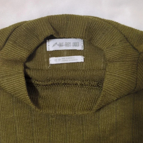 UO Mock Neck Drop Sleeve Top, Color Green Size XS-TP - Picture 12 of 12